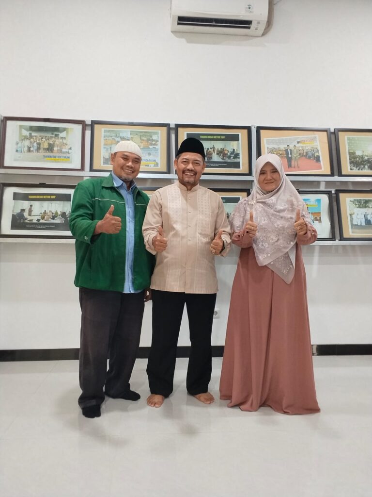 IPQ Tangsel Mengirimkan Dua Kadernya Untuk Mengikuti Pelatihan Bedah Metode Iqroi' dan Kurikulum TKQ TPQ whatsapp image 2026 06 27 at 16.45.25 (1)