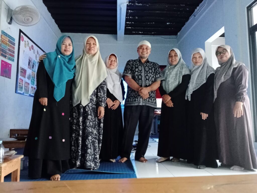 Rapat Evaluasi Kerja dan Pembuatan Soal Semester 1 Bidang Pendidikan IPQ Tangsel whatsapp image 2026 10 04 at 05.34.17